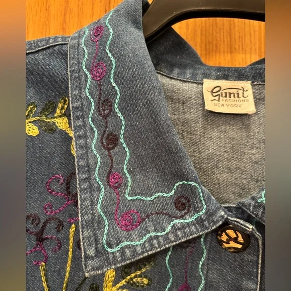 Embroidered Denim Jacket with Floral Design - Picture 4 of 12